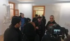موقع تماشای این مجسمه ها مراقب باشید 