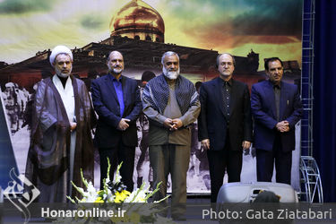 تجلیل از هنرمندان در عرصه دفاع مقدس 