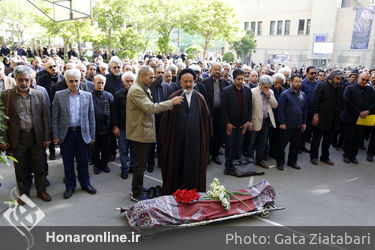 تشییع جنازه محمدابراهیم جعفری در دانشکده هنر 