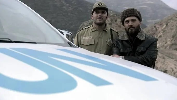 تصویر کامبیز دیرباز و علیرضا کمالی در «سمفونی باران»