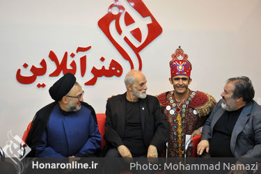 جشن تولد ۷۷ سالگی آیدین آغداشلو در غرفه هنرآنلاین (2)