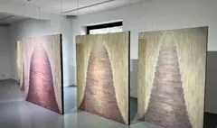 افتتاح نمایشگاه «سونات بی‌ستون» در گالری اعتماد/ روایتی تصویری از زمانه با الهام از تاریخ و ادبیات