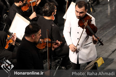 اجرای ارکستر سمفونیک تهران به رهبری نصیر حیدریان در تالار وحدت/۲