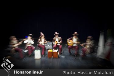 اولین  اجرای رپرتواری ازموسیقی محلی قزاقستان توسط گروه"ساری آرقا"  در فرهنگسرای نیاوران 