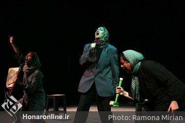 نمایش «اُلدسانگز: عشق روزهای کرونا» در پردیس شهرزاد