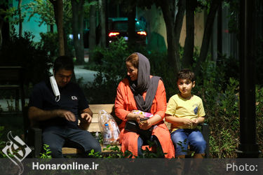 تعزیه خوانی گروه "تعزیه سیدالشهدا(ع)"در مقابل تالار وحدت