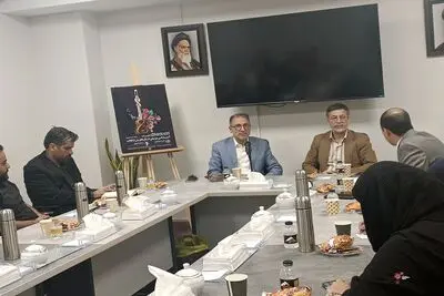 صدا و سیما پول‌های میلیونی به خوانندگانی می‌دهد که حتی زحمت خواندن به خودشان نمی‌دهند