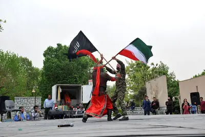 آغاز ویژه‌برنامه‌های نمایشی هفته هنر انقلاب در محوطه تئاتر شهر