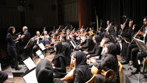Female Iranian conductor Noz’hat Amiri to lead concert at Fajr  