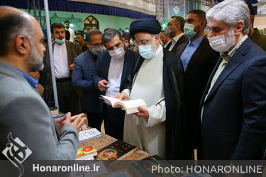 بازدید رئیس جمهور از سی و سومین نمایشگاه بین المللی کتاب تهران