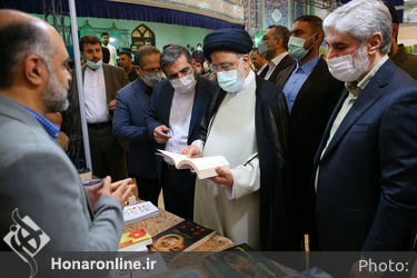 بازدید رئیس جمهور از سی و سومین نمایشگاه بین المللی کتاب تهران