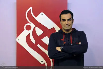 اتفاقی غیرمنتظره در زندگی یک زوج میانسال / روایت کوروش سلیمانی از نمایش "خرده نان" 