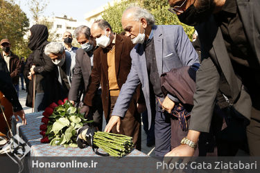 وداع با پیکر پورنگ پورشیرازی نوازنده کنترباس