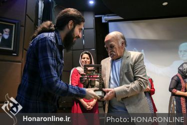 آیین سپاس استاد علی اکبر صادقی به همراه رونمایی از تندیس جشنواره فیلم شاهنامه