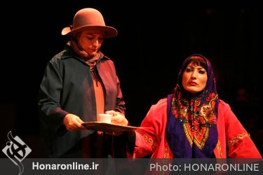 نمایش "پشت دیوار عمارت" در تماشاخانه سرو