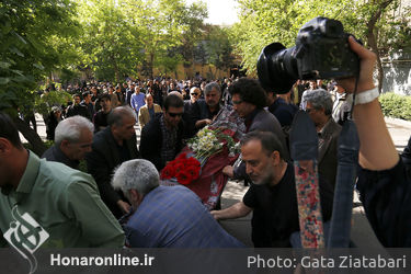 تشییع جنازه محمدابراهیم جعفری در دانشکده هنر 