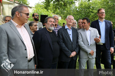 رونمایی از مجسمه ریشه‌ها و سنگ‌ها در موزه هنرهای معاصر