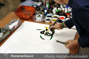 پرفورمنس کالیگرافی مهدی حاجی محمدی فریمانی در گالری ترانه باران