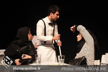 نمایش "ظَمان، مَکان، ذَبان" در خانه نمایش مهرگان