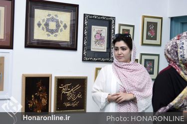 نمایشگاه زهرا شاپوری نژاد با عنوان "نجوای هما" 