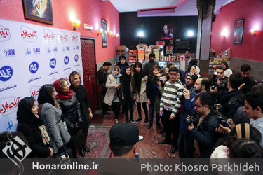 اکران مردمی فیلم " آینه بغل "