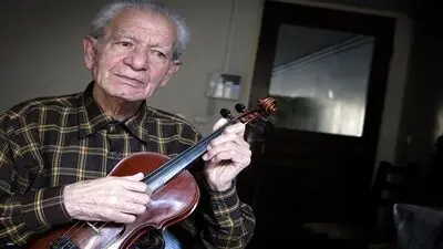 Iran’s luthier Qanbari-Mehr passes away at 94
