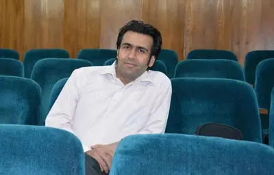 پارودی در حمایت از تولید داخلی / روایت پژمان شاه‌وردی از اجرای نمایش  "تولیدی لیلی و مجنون" در جشنواره تئاتر فجر