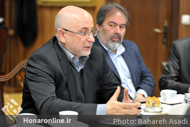 جلسه دیدار مرادخانی با مهمانان آلمانی نمایشگاه برلین 