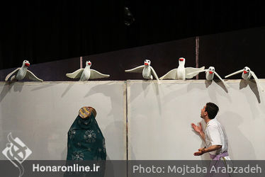 نمایش " جادوی کلاه " در تالار محراب