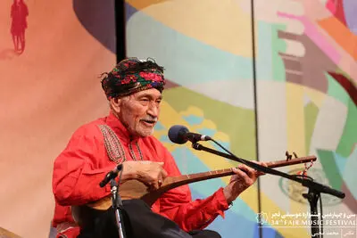 اجرای هنرمند 87 ساله قوچانی در جشنواره موسیقی فجر / شادیانه‌های هزارساله گیلان مخاطبان را به وجد آورد