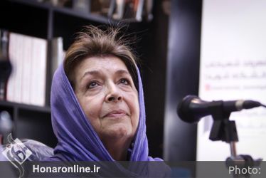 رونمايي از كتاب ليلي گلستان در شهر كتاب دانشگاه