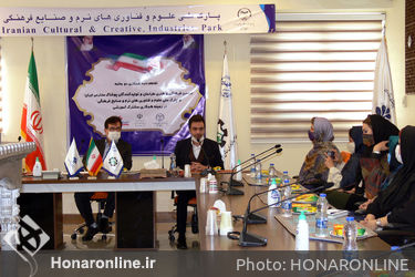 امضای تفاهم‌نامه همکاری میان انجمن فرهنگی هنری طراحان و تولیدکنندگان پوشاک مدارس ایران و پارک ملی علوم و فناوری‌های نرم و صنایع فرهنگی