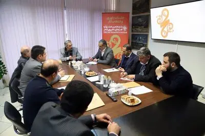 بازدید معاون امور هنری از دبیرخانه پانزدهمین جشنواره تجسمی فجر