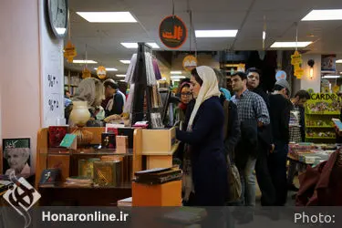 کتابگردی اهالی فرهنگ و هنر در نشر ثالث