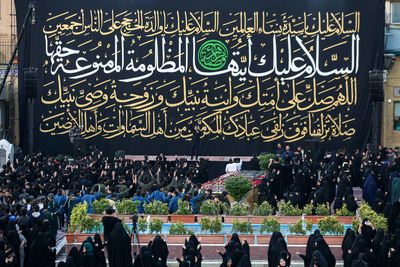 همخوانی سرود «خورشید نمی‌سوزد» با حضور پویانفر و ۲ هزار نوجوان