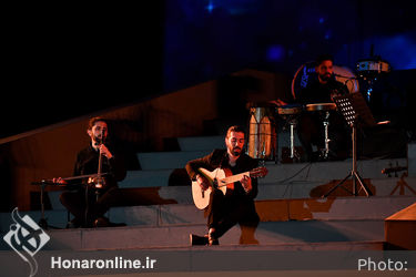  کنسرت-نمایش «سی‌صد» در سعدآباد