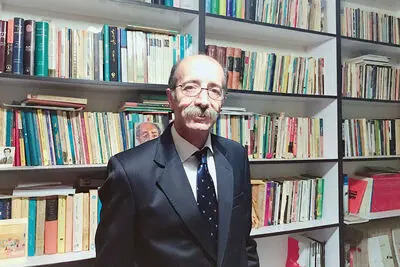 کاهش اقبال به خواندن شعر با تامین التذاذ روحی از محل‌های غیر از ادبیات | مظاهر شهامت از اوضاع و احوال این روزهای شعر می‌گوید
