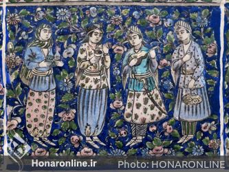 نمونه ای از کاشی های موزه مقدم