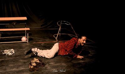 برنده جایزه بازیگری دومین جشنواره مهر و ماه به صحنه میآید/ «رقص پا» در بوتیک هنر ایران