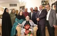 تجلیل و تکریم مدیر عامل صندوق اعتباری هنر از همسر استاد محمد کاسبی