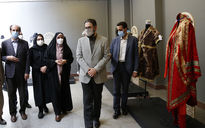 بازدید معاون امور هنری وزارت فرهنگ و ارشاد اسلامی از نمایشگاه لباس عاشورایی