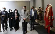بازدید معاون امور هنری وزارت فرهنگ و ارشاد اسلامی از نمایشگاه لباس عاشورایی