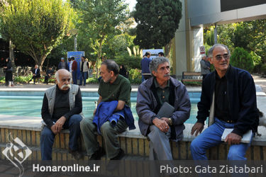 تشییع پیکر رضا امیر یاراحمدی در خانه هنرمندان