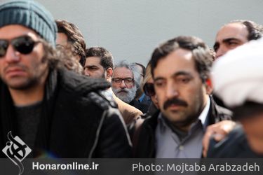 تشییع پیکر علی معلم از مقابل خانه سینما