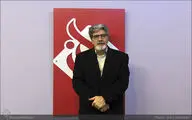 محمد حنیف: وضعیت ادبیات داستانی ما تابعی از بقیه وجوه جامعه است / عامل رکود بازار کتاب ضعیف شدن طبقه متوسط  است / دوران کودکی و نوجوانی در تعیین مسیر آینده بسیار موثر است