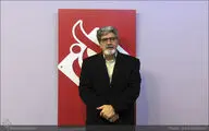 محمد حنیف: وضعیت ادبیات داستانی ما تابعی از بقیه وجوه جامعه است / عامل رکود بازار کتاب ضعیف شدن طبقه متوسط  است / دوران کودکی و نوجوانی در تعیین مسیر آینده بسیار موثر است