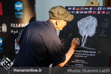 جایزه بین المللی عکس پنج و بزرگداشت عباس کیارستمی در موزه سینما