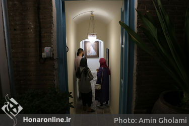 نمایشگاه گروهی " او " در گالری این‌جا 