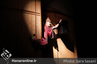 اجرای نمایش "اژدها، اولین حیوان خانگی" در تالار هنر