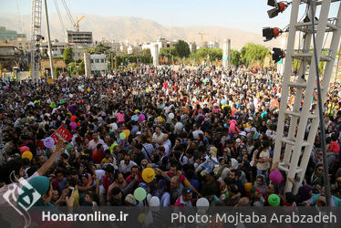 شادپیمایی عروسک‌ها در بوستان آب و آتش‎